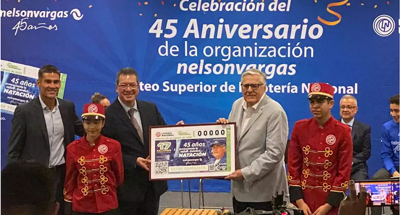 Nelson Vargas festeja 45 años de su organización con billete de la Lotería Nacional