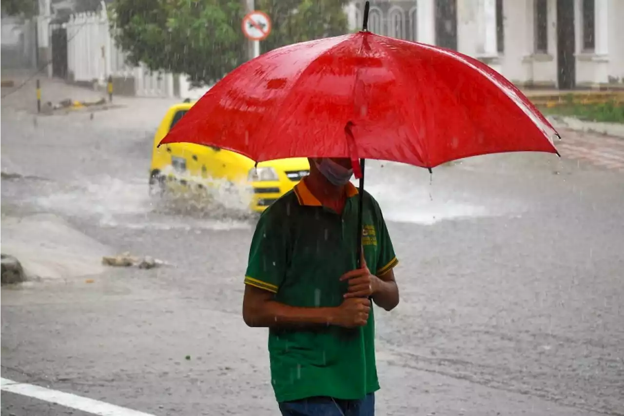 Franklin sigue su tránsito por el mar Caribe y genera lluvias en la región