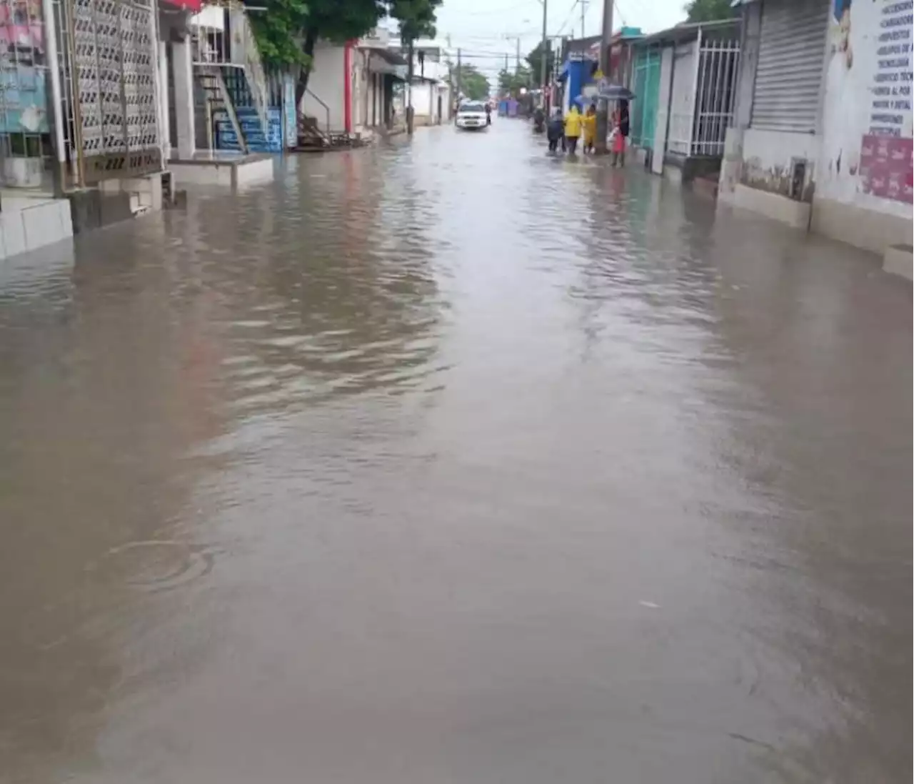 Cartagena bajo lluvia: se reportan las primeras emergencias