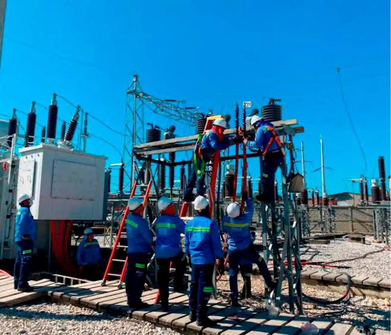 Más de 60 sectores sin luz por fuertes lluvias en Cartagena