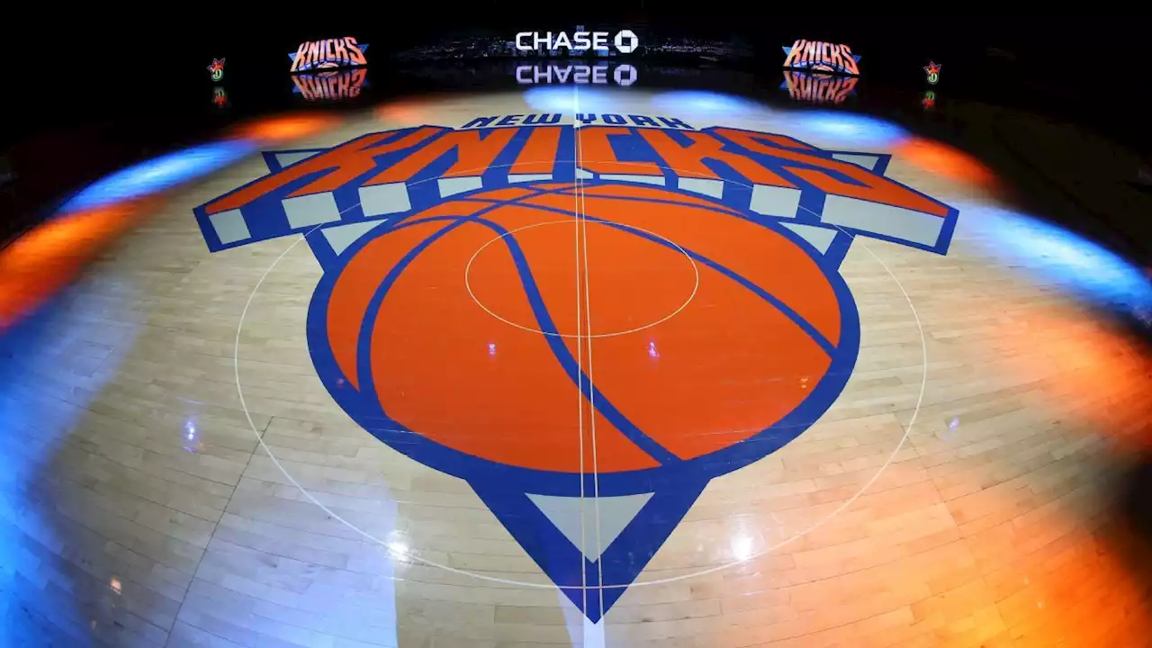 Knicks sue ex-worker, say he sent info to Raptors