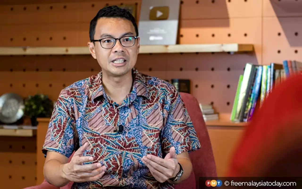 PKR MP slams home ministry’s raid on bookshop, seizure of books