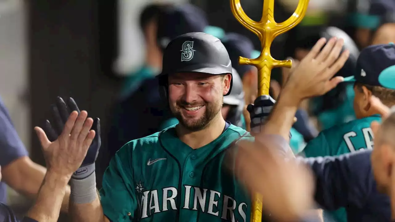 Cal Raleigh stars as Mariners pound White Sox 14-2 for 7th straight win