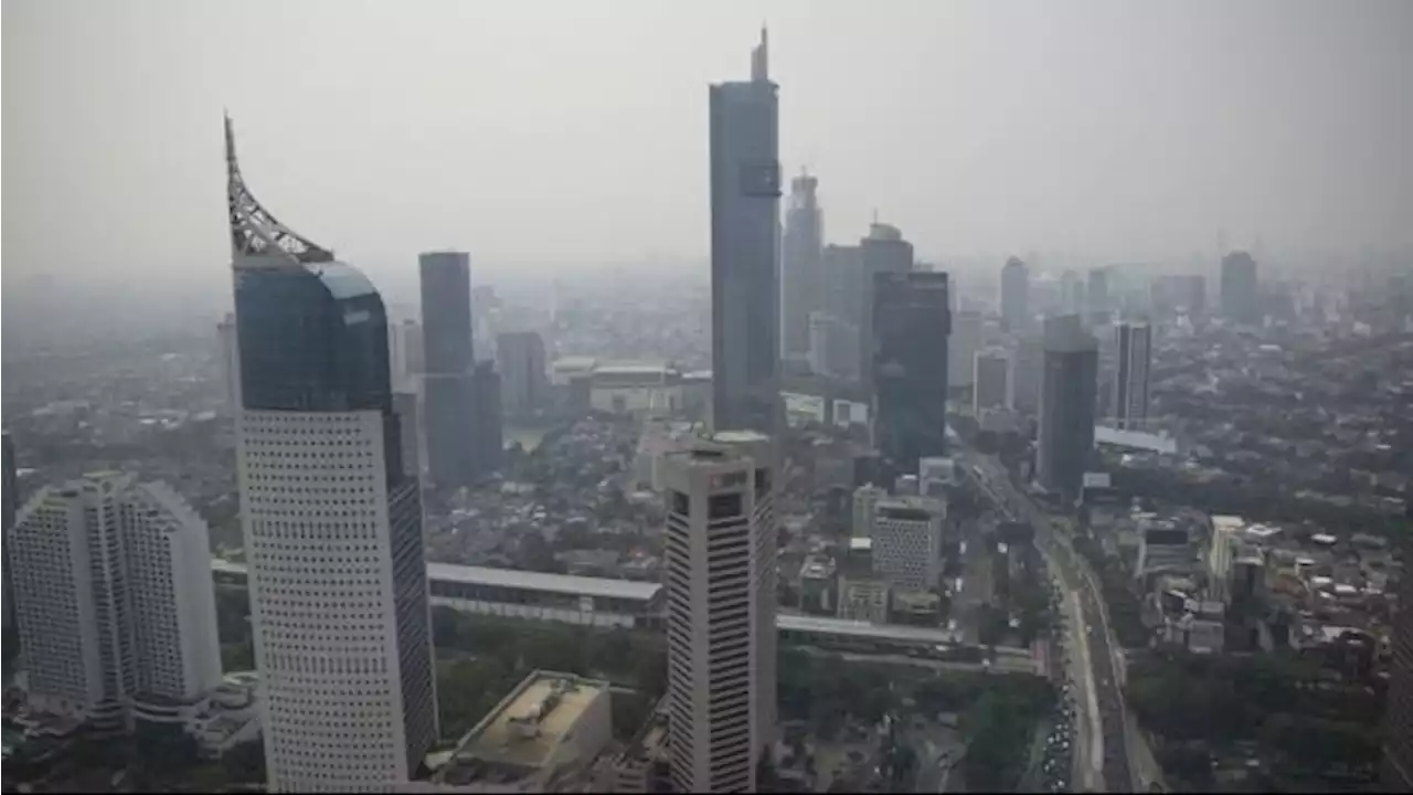 Pagi Ini DKI Jakarta Masuk Peringkat Tiga Kota dengan Kualitas Udara Terburuk di Dunia