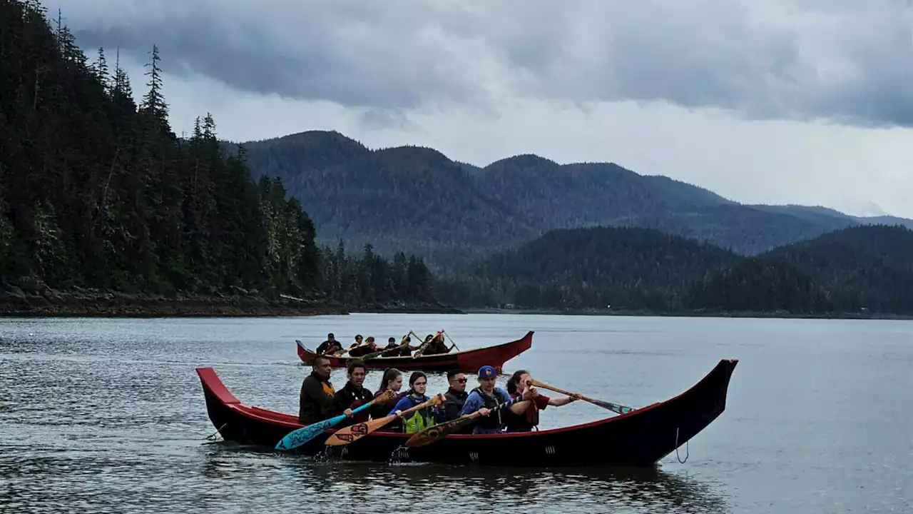 Alaska Native youth to carve 2 dugout canoes with federal education funding boost