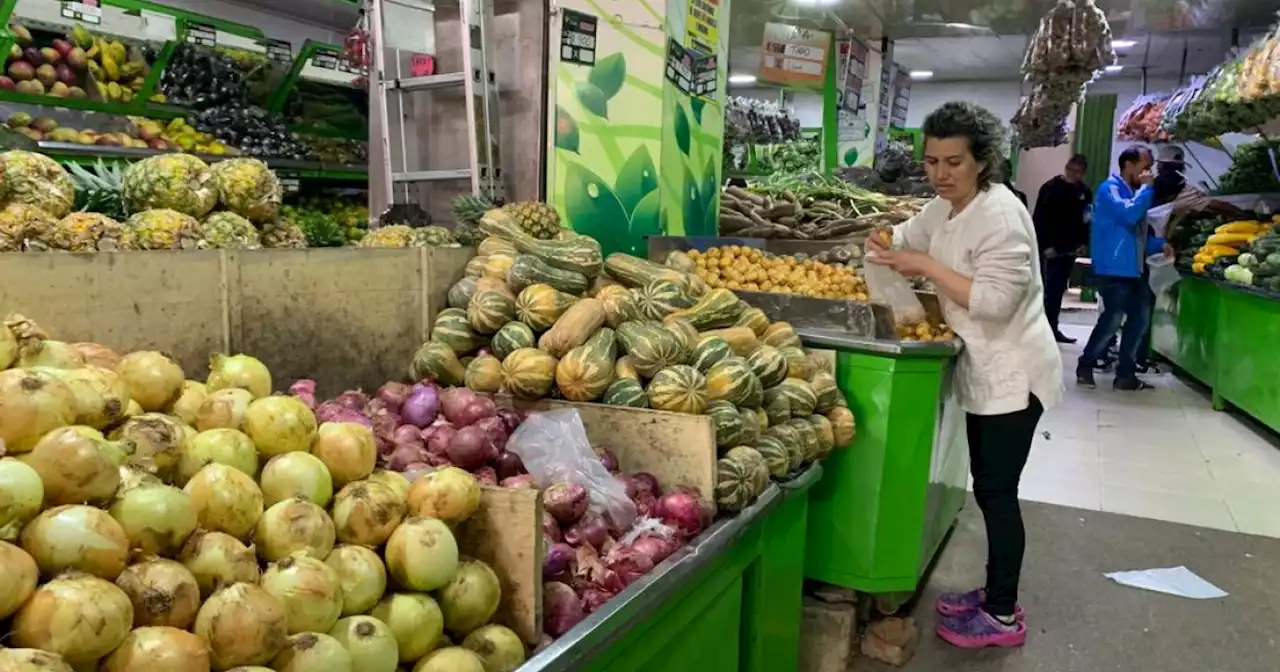 Los alimentos que subirían de precio por afectaciones en vías de Colombia