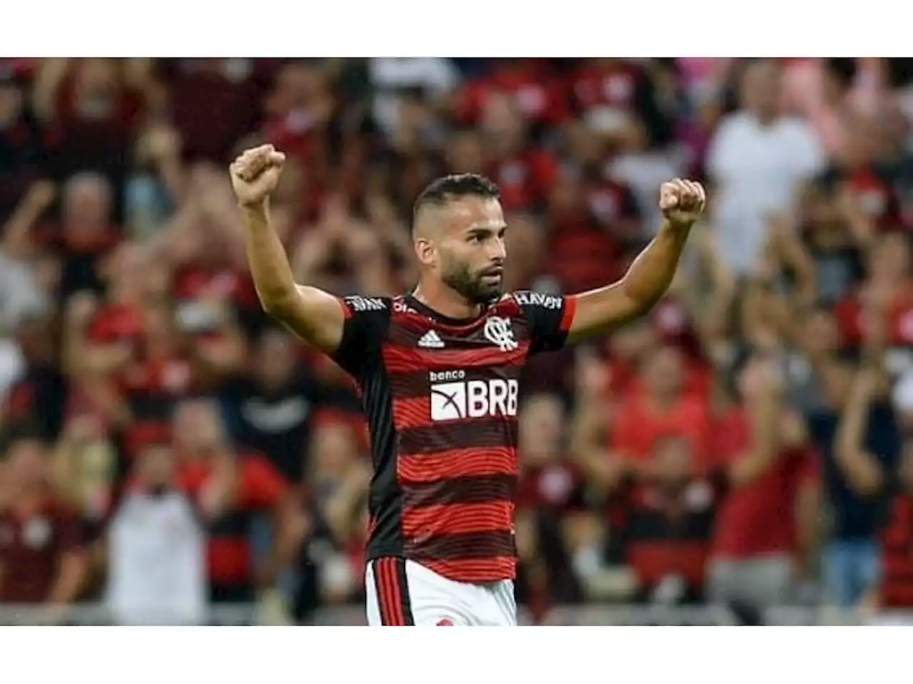 Torcedor declarado, Thiago Maia celebra 150 jogos pelo Flamengo: 'um sonho de todos os dias'