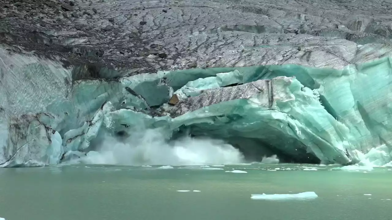 Caldo record, crolli sul ghiacciaio Fellaria: enormi blocchi si distaccano dalla vedretta