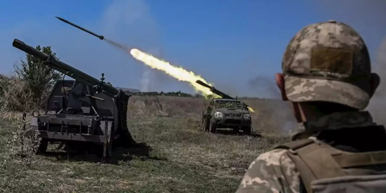 Les soldats ukrainiens entrent dans un village stratégique du sud-est