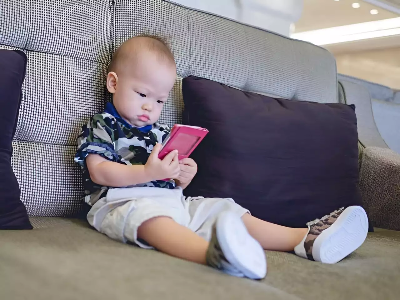 More screen time for babies could slow development