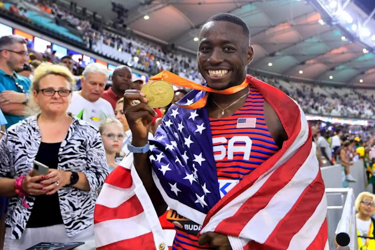 Grant Holloway conquista su tercer oro mundial en 110 vallas