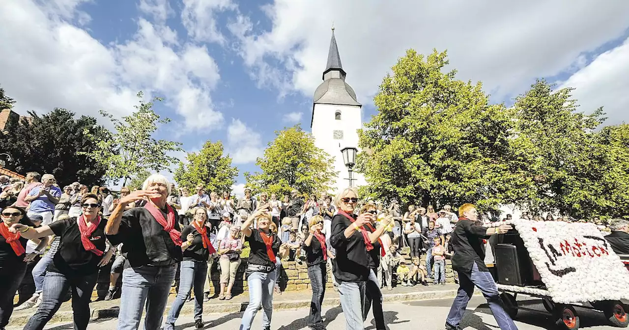 Großes Spektakel: Blumenkorso zieht durch Stemwede