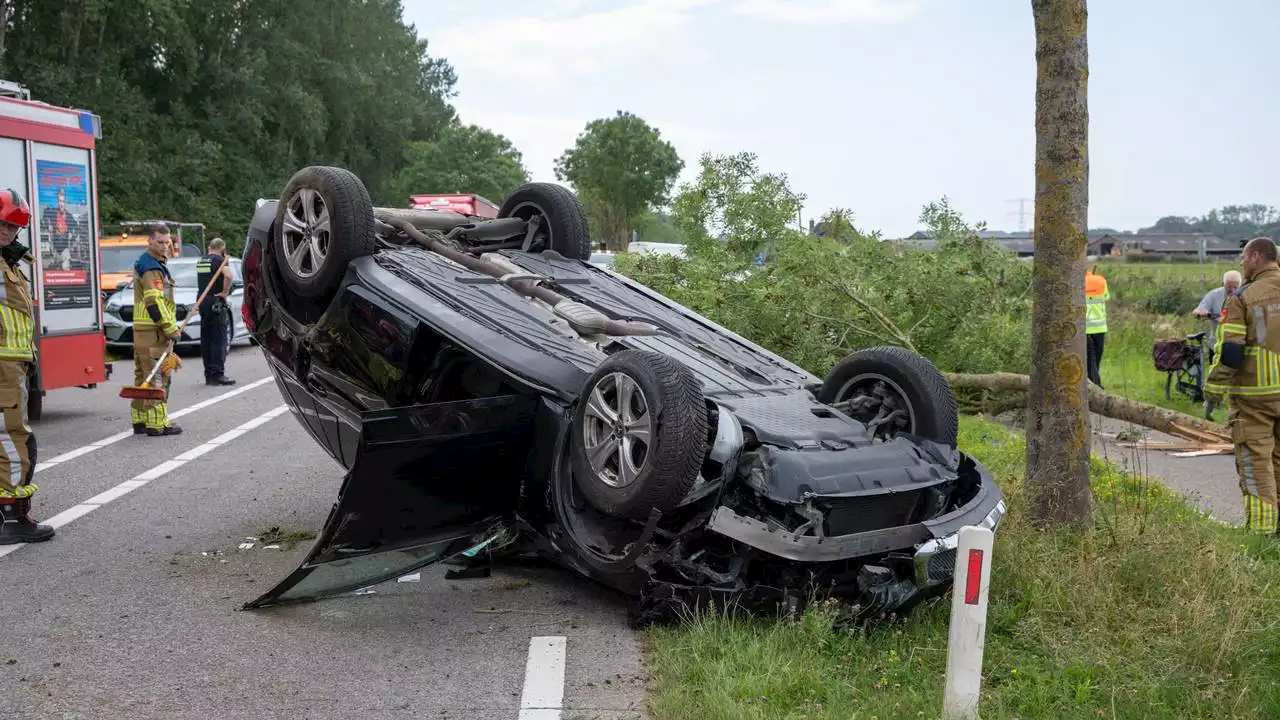 112-nieuws: Verdachte situatie in Breda • Auto op kop bij ongeluk