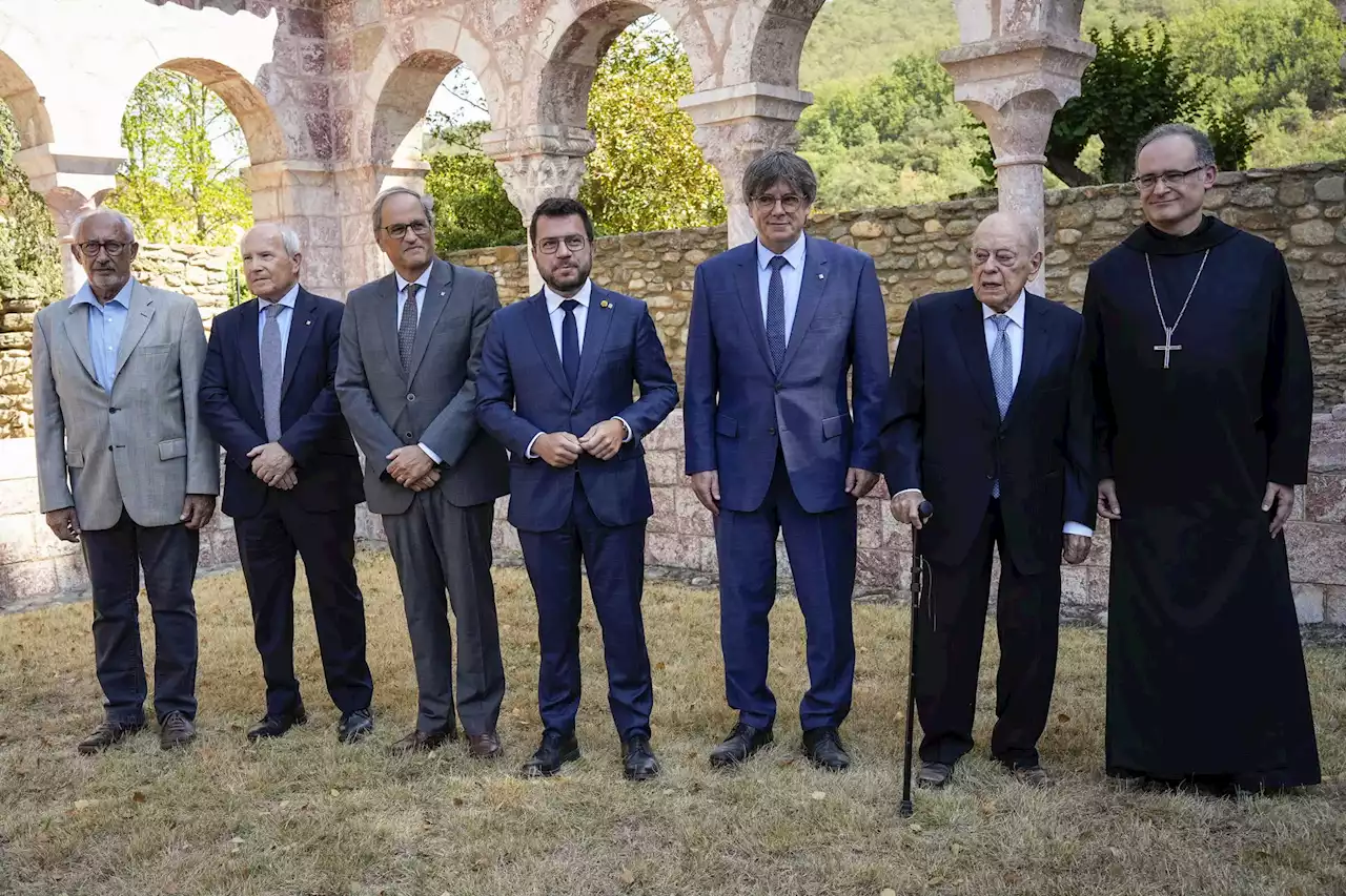 Puigdemont participa en un acte amb altres presidents de la Generalitat a la Catalunya Nord amb la investidura en suspens