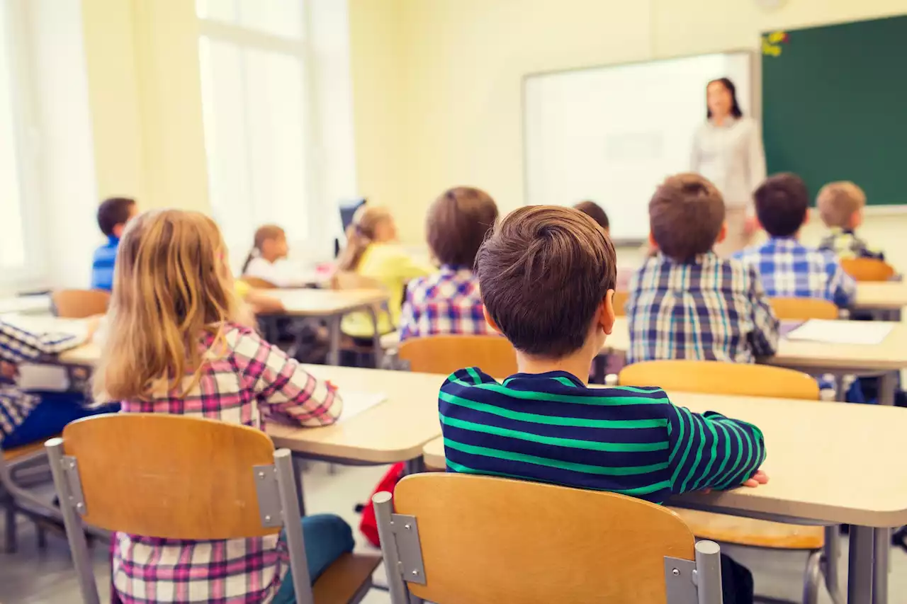 Rentrée scolaire 2023 : le calendrier des vacances et jours fériés pour l'année à venir