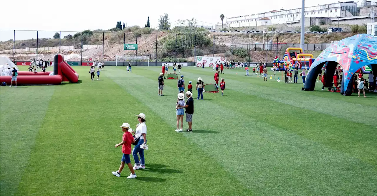 Cidade do Futebol abriu as portas aos adeptos da Seleção Nacional