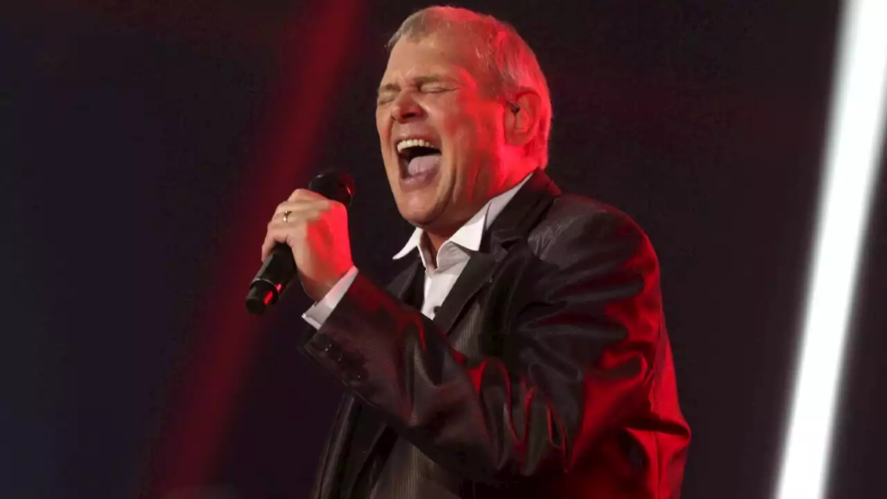 John Farnham announces he is cancer free 12 months after mouth surgery