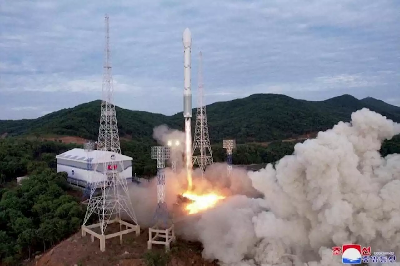 North Korea eyes satellite launch as US and South Korea hold drills