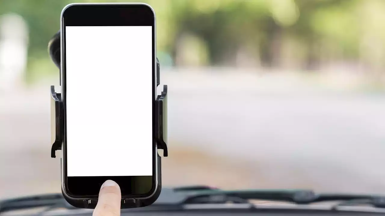 Handyhalterung fürs Auto: Vier praktische Modelle im Vergleich