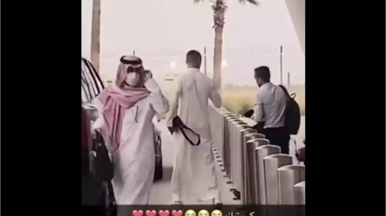 MASYA ALLAH Cristiano Ronaldo Pakai Baju Gamis Jalan-jalan di Arab Saudi