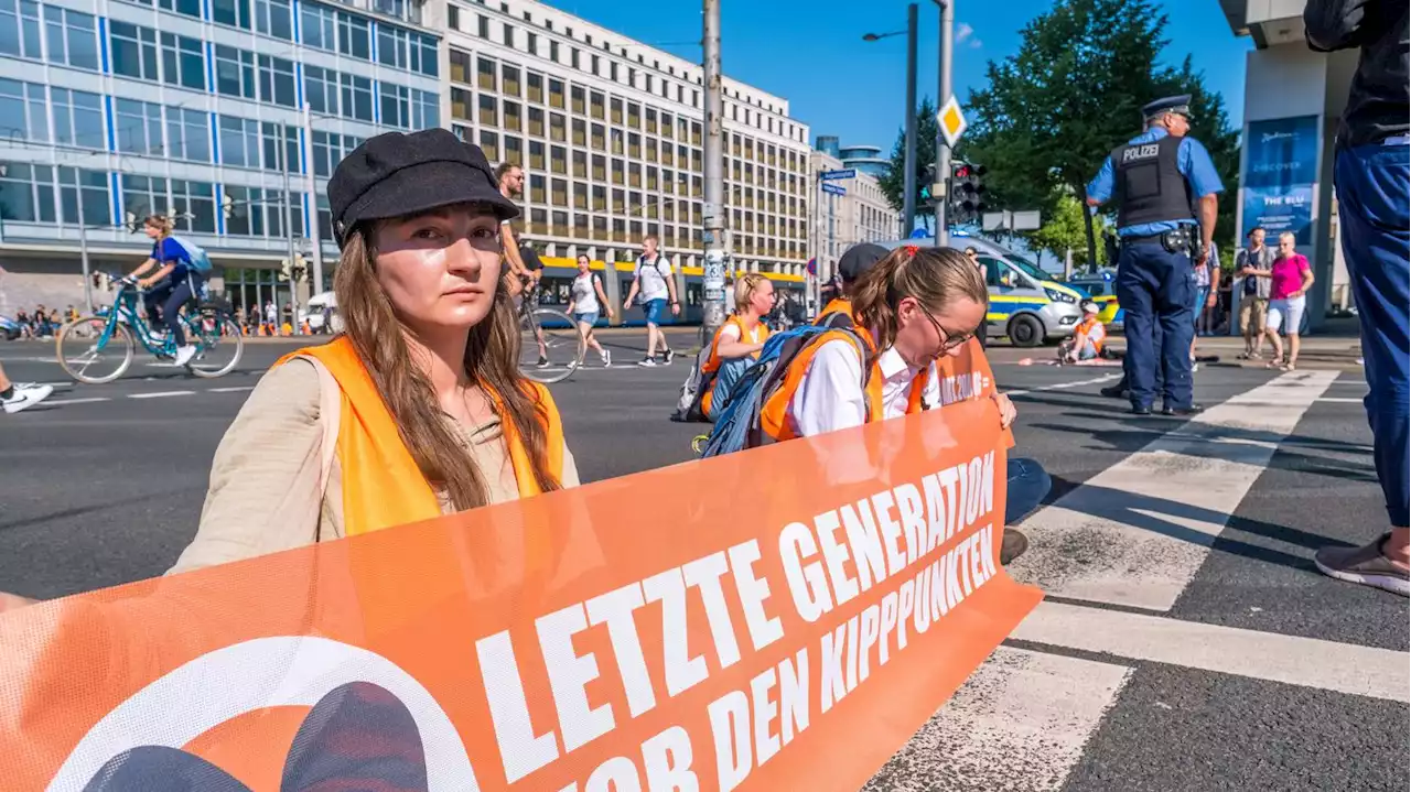 Expertenbericht ist „Ohrfeige für Klimakillerkanzler“: Letzte Generation will weiter den Verkehr blockieren