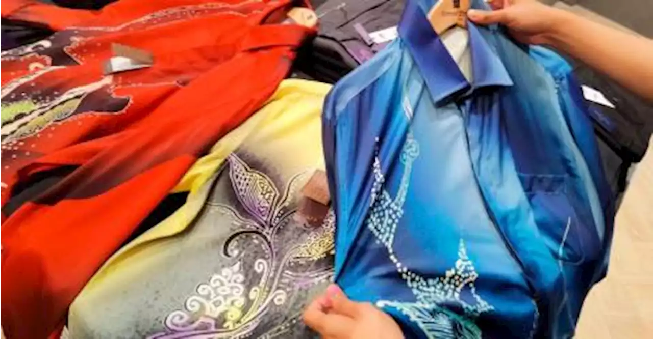 Nik Nazmi: Civil servants now allowed to wear batik, not just on Thursdays