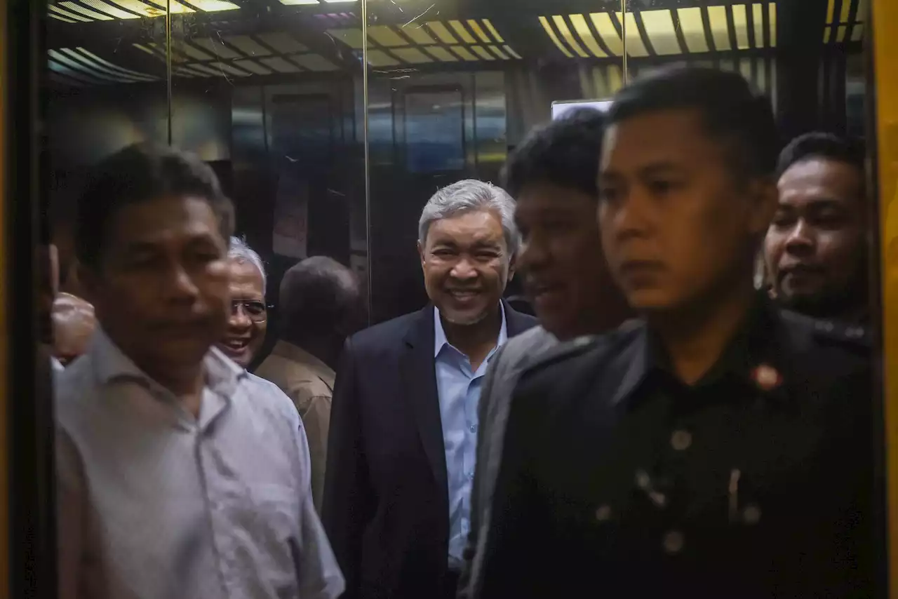 Ahmad Zahid cari dana siapkan masjid selepas akaun Yayasan Akalbudi dibeku SPRM