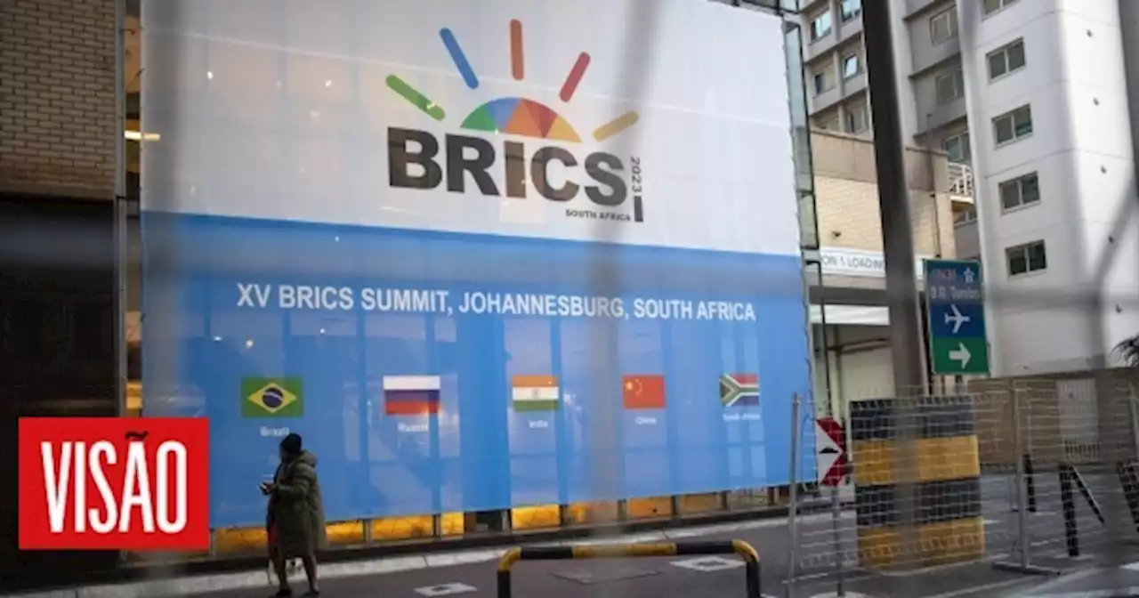 | Mais de 60 líderes aguardados hoje na cimeira dos BRICS na África do Sul