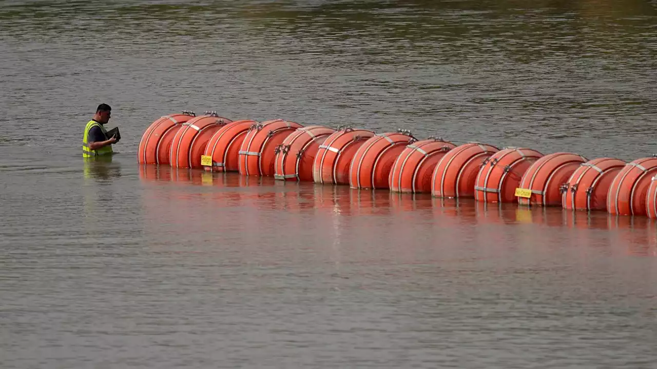 Texas moves large floating barrier on US-Mexico border closer to American soil