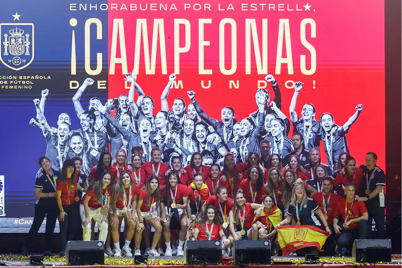 Video: así recibió España a su selección femenina de fútbol tras ganar el Mundial