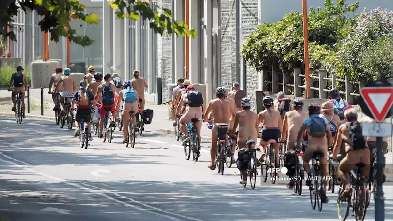 Paris: la course de cyclisme naturiste autorisée par la préfecture avec un parcours modifié