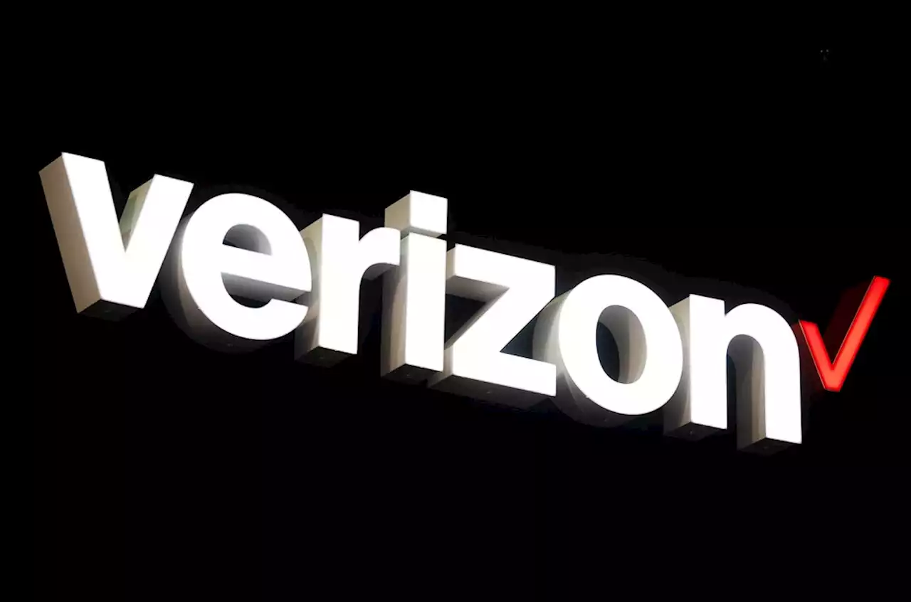 Attention, Football Fans! Verizon Is Offering Free NFL Sunday Ticket