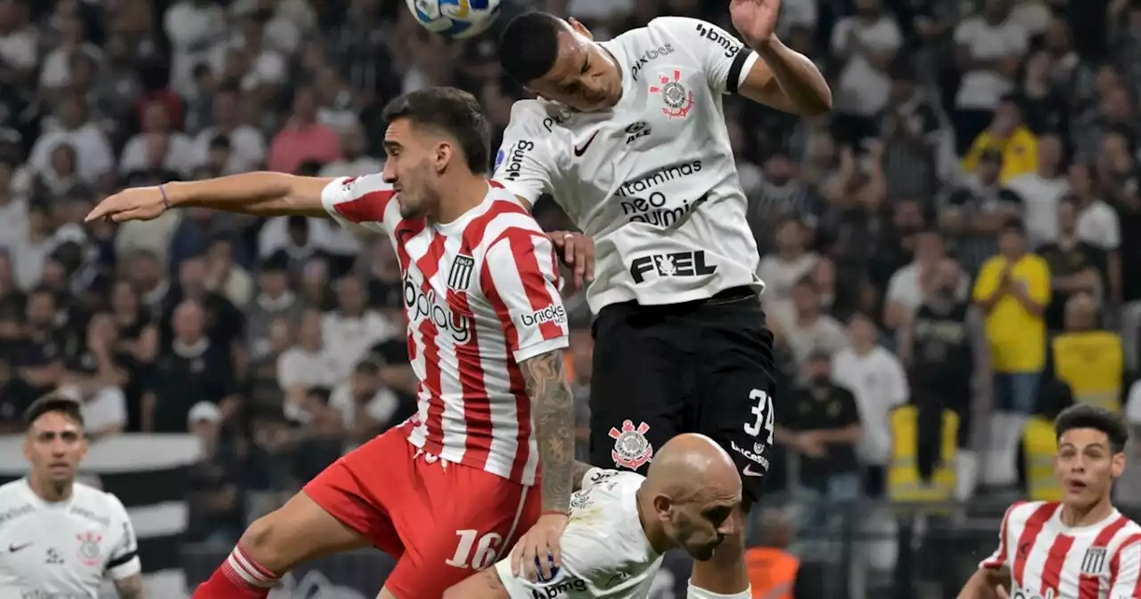 Corinthians toma ventaja ante Estudiantes en los cuartos de la Copa Sudamericana