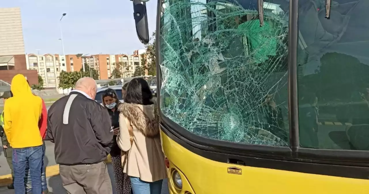 Por colarse, peatón fue atropellado por un bus de Transmilenio en el occidente de Bogotá