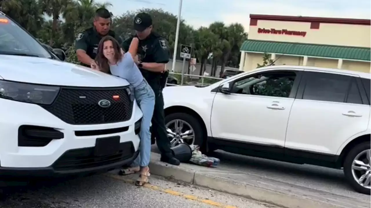 Florida Woman Arrested After Stopping Her SUV To Give $20 To A Flower Lady