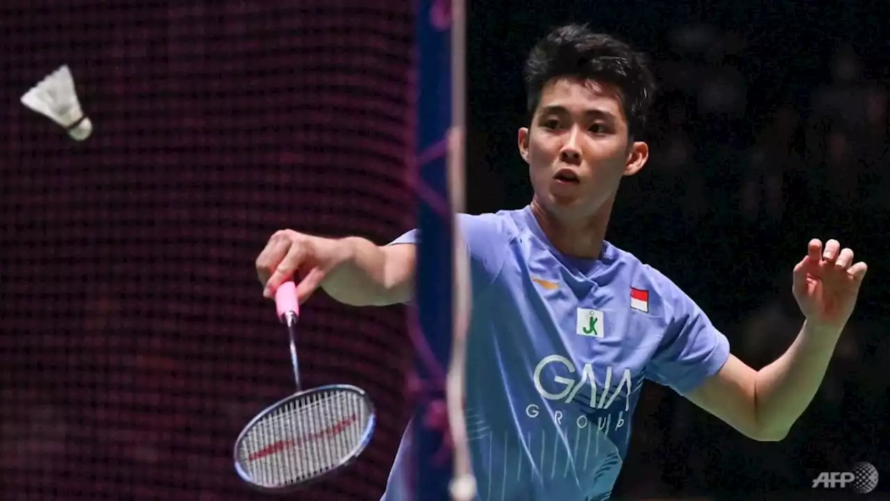 Singapore's Loh Kean Yew cruises into BWF World Championships round of 16