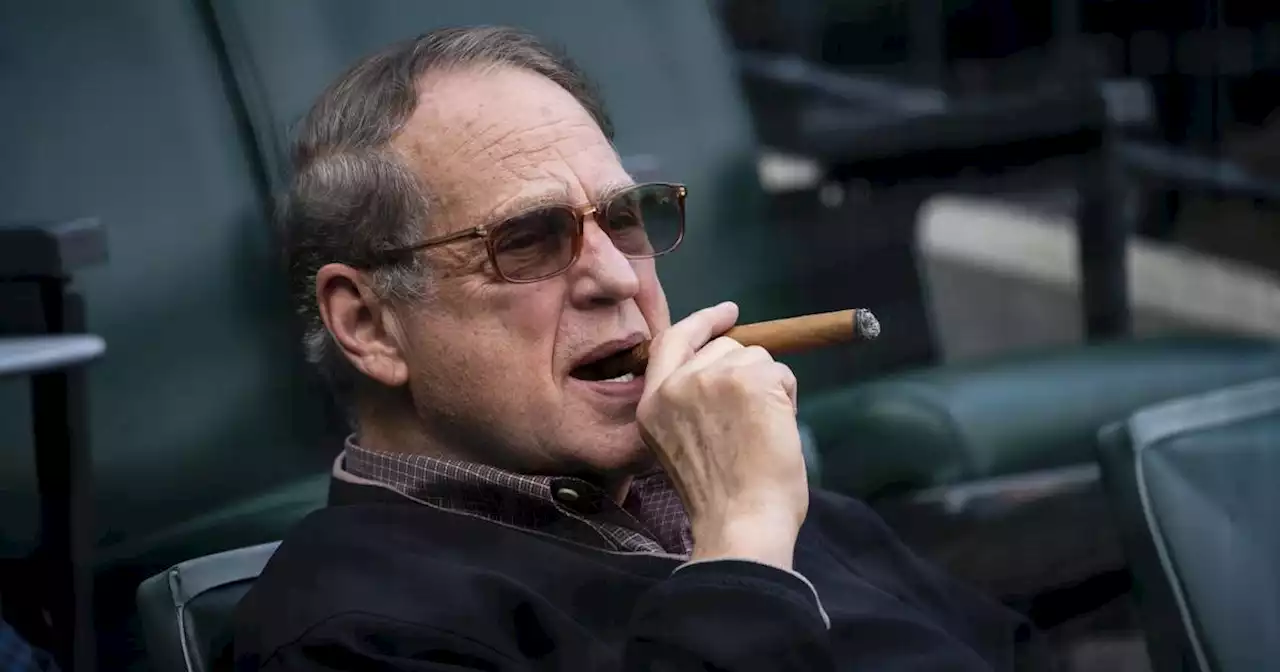 Column: Jerry Reinsdorf finally pulls the trigger, but perhaps too late to really matter