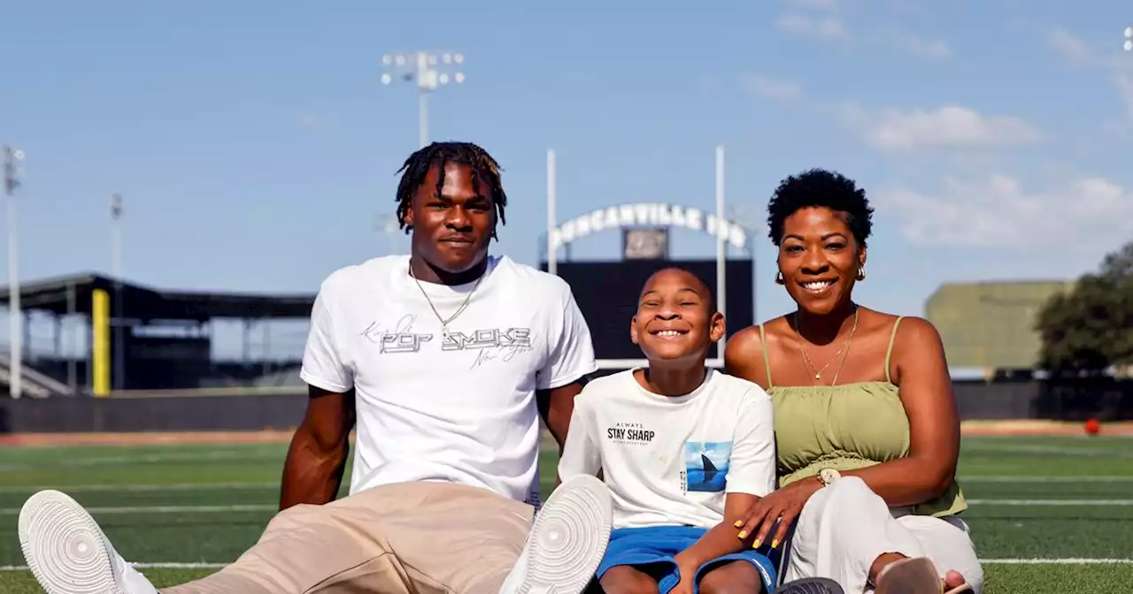 How Duncanville DL Colin Simmons’ brother with autism motivates him on and off the field