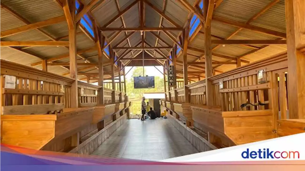 Wow! Kandang Kambing di Tuban Ini Sungguh Mewah, Ada TV hingga Karaoke