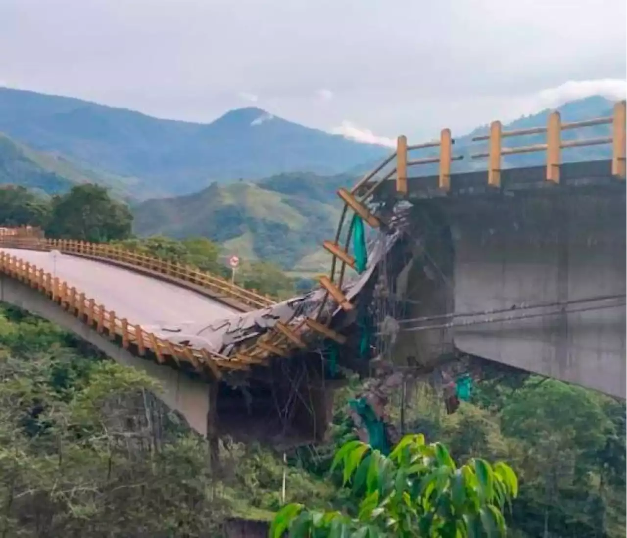 Hablan los constructores del puente Los Grillos tras el colapso