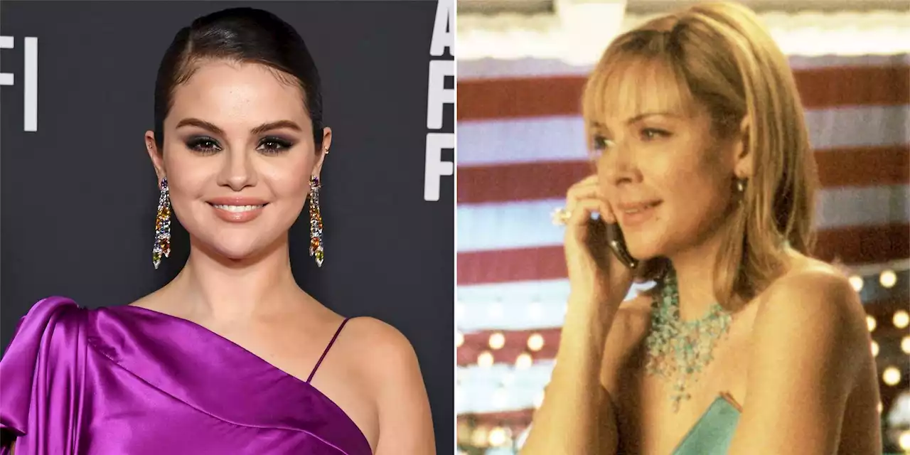 Selena Gomez reenacts 'SATC' Samantha moment, Kim Cattrall approves