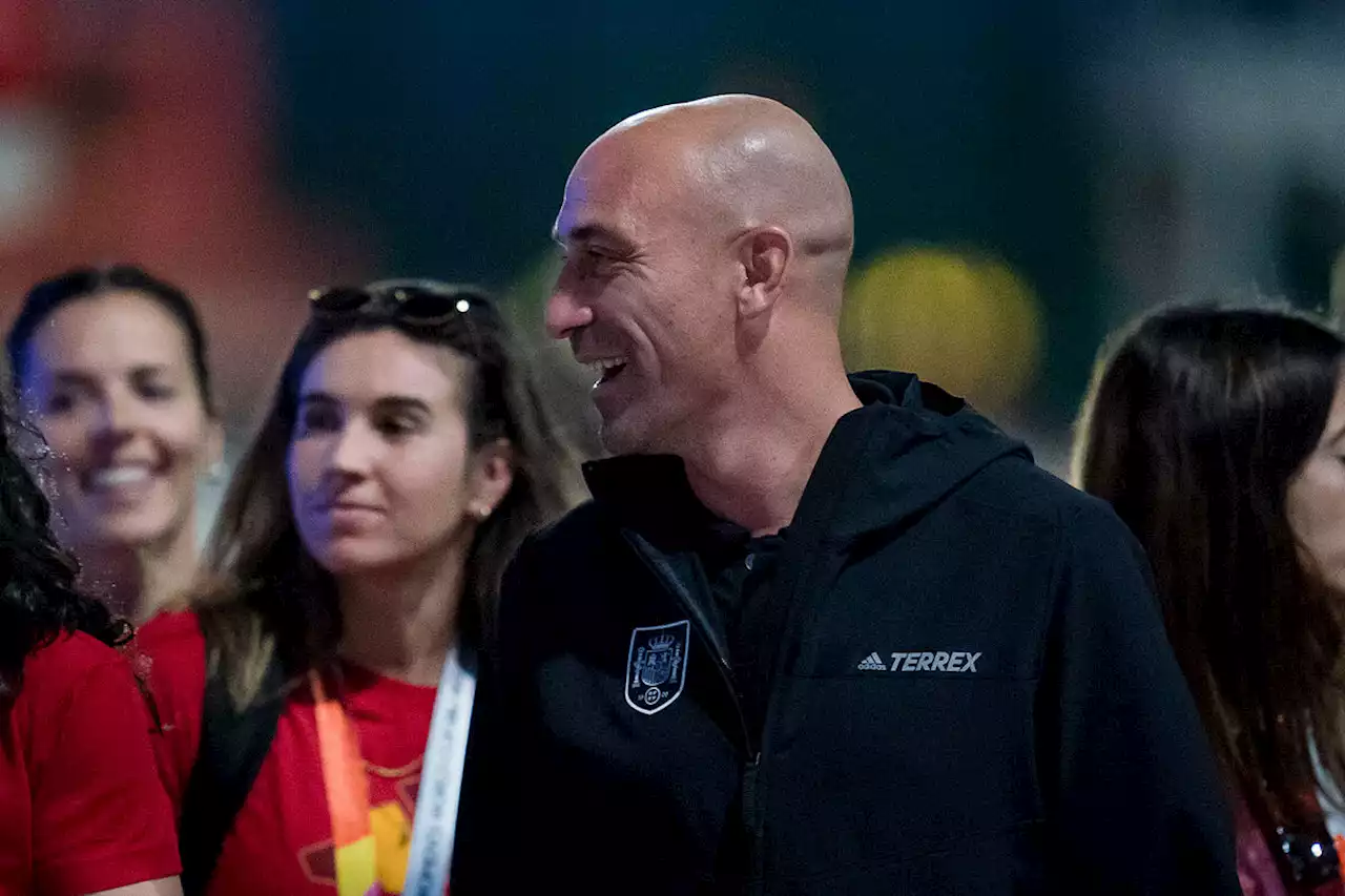 Una jueza investiga un viaje de Rubiales con una mujer pagado por la RFEF