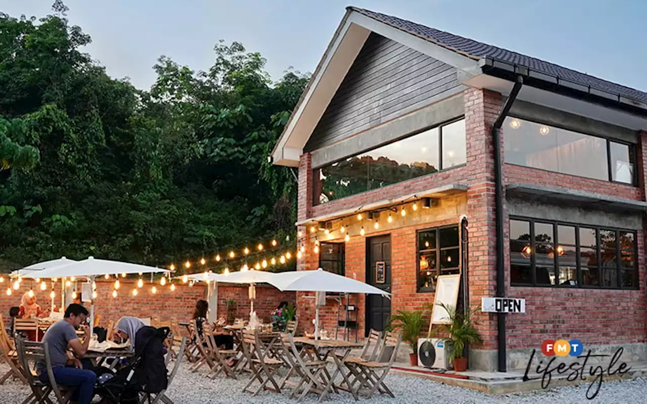 Hill & Chill Coffee: the quaint café behind the house