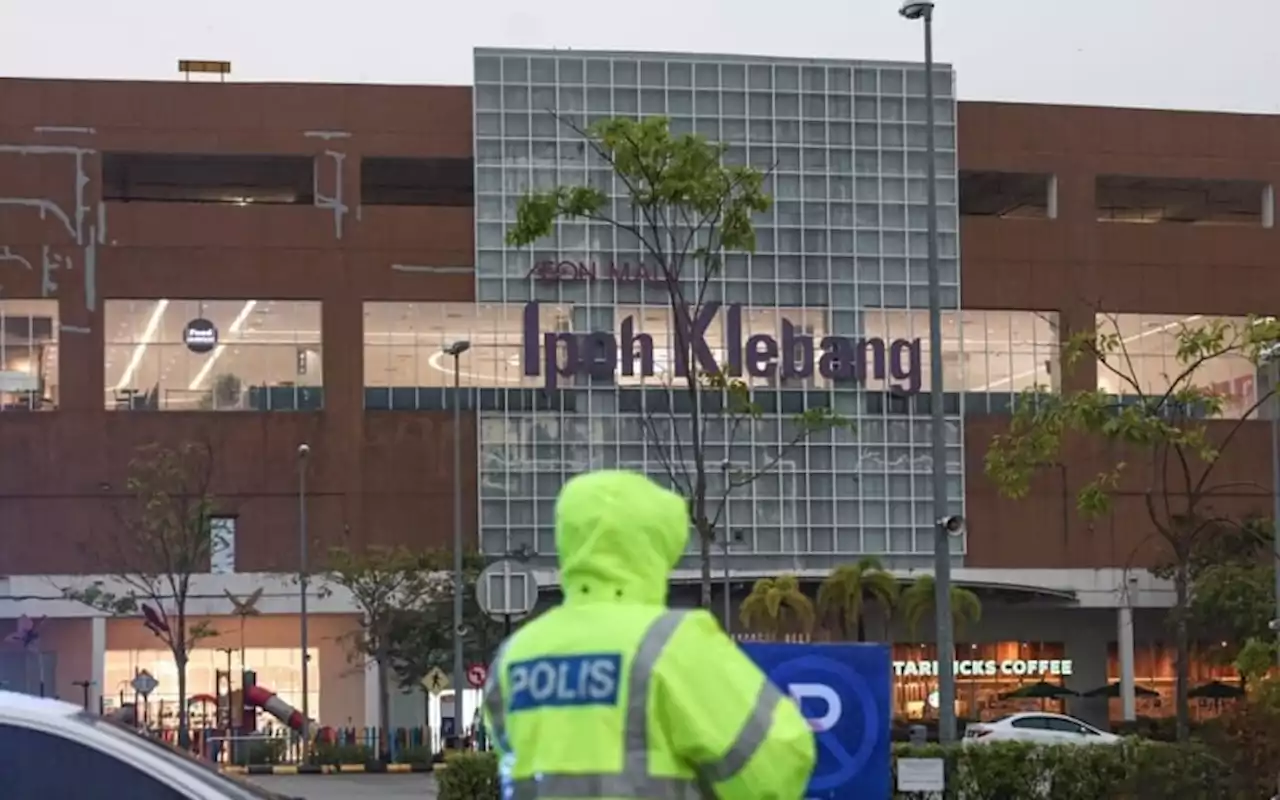 Ipoh’s Klebang Aeon Mall evacuated after suspected bomb threat