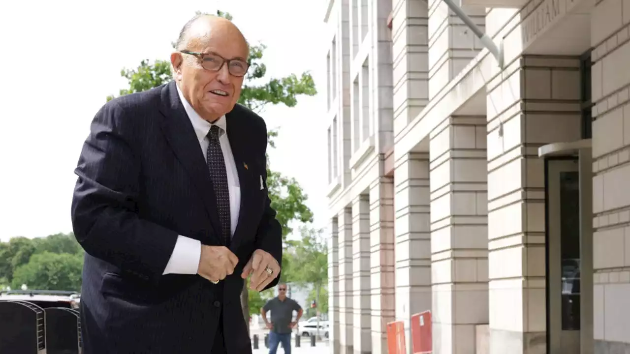 Giuliani arrives in Atlanta to surrender in Georgia election indictment