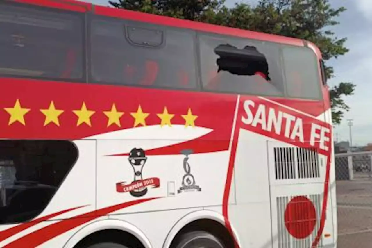 Bus de Santa Fe fue atacado antes del partido con Envigado: ¿Qué pasó?