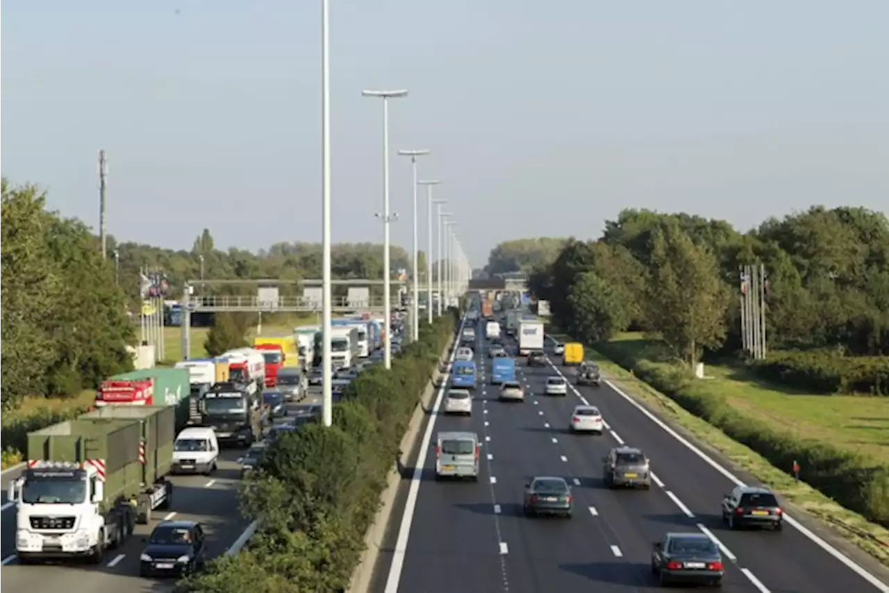 Zware hinder na ongeval met vrachtwagen op E313