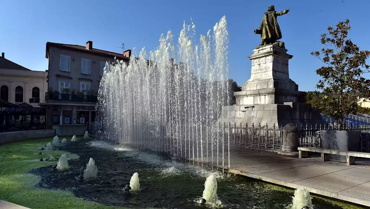 Pourquoi l'eau de la fontaine Gambetta est devenue verte à Cahors