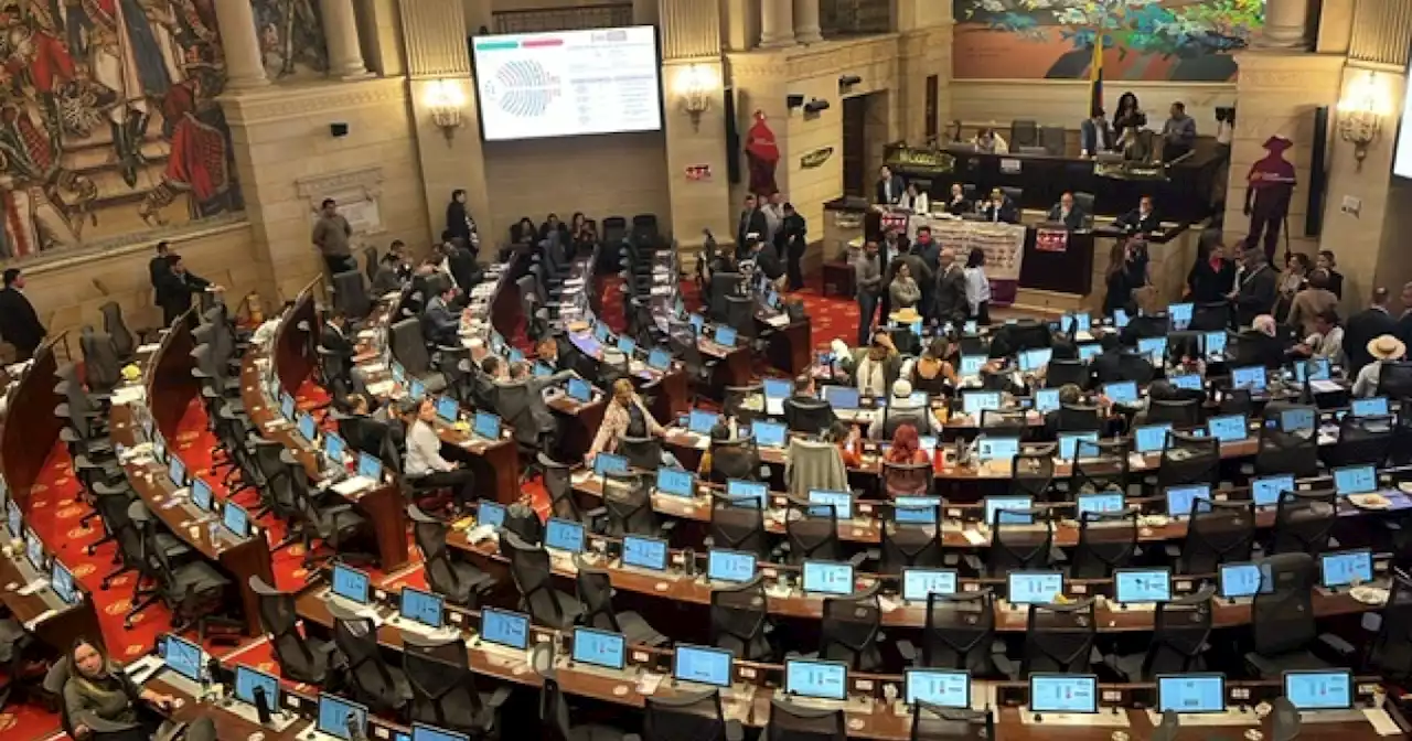 La 'sorpresa' que se metió en el proyecto que busca reducir el salario de congresistas