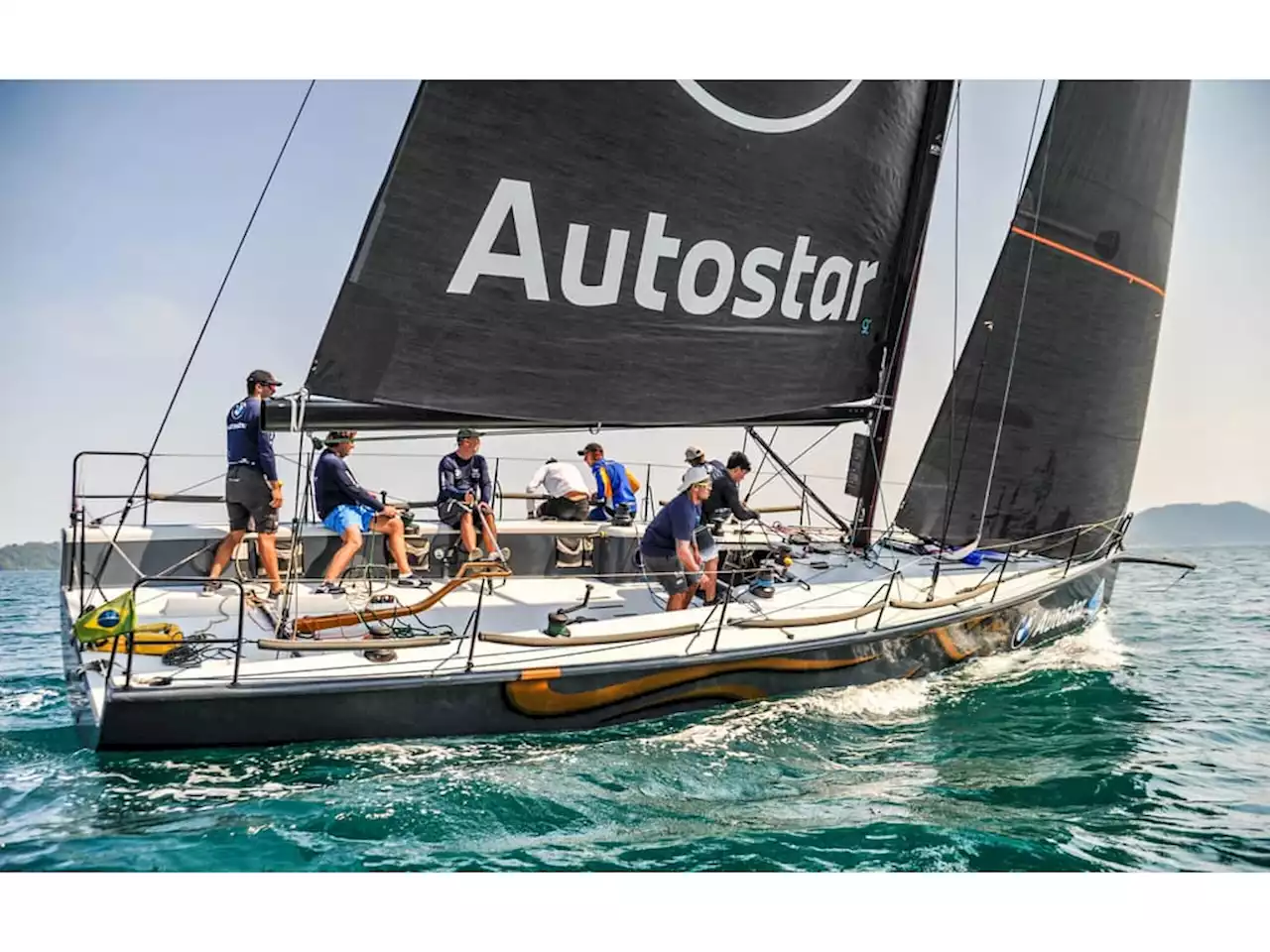 Equipe de Santos retorna depois de quase um ano e disputa o Campeonato Brasileiro durante a Semana de Vela de Angra dos Reis